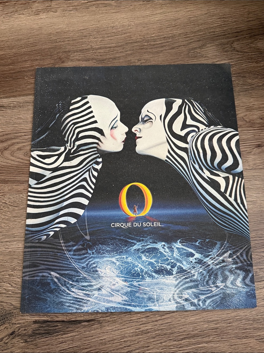 Cirque du Soleil "O" Official Souvenir Program Book - Bellagio Las Vegas
